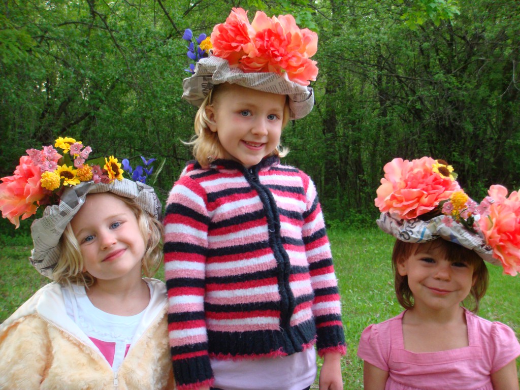 Abigail, Hannah, Liliana in party hats